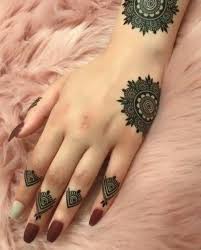 Stylish And Attractive Cone Mehndi Design Photos 2018 2019 Latest Mehndi Designs Mehndi Design Photos Henna Tattoo Designs