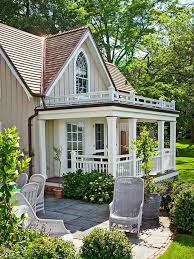 Variantes Pas Cher Pour Choisir La Balustrade Exterieure Balustrade Exterieure Maisons Exterieures Petite Maison Cottage