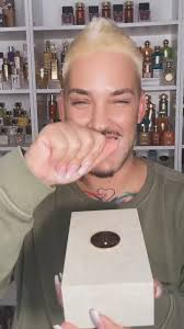 I can’t believe this moment is finally here…. The reveal of the bottle of  my new perfume! Coming soon! #newlaunch #parfumsdeluxe #ooof #teekteek  #firstlook #nichefragrance #danielrene