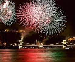 Budapest Festival Fireworks August 20 St Stephen S Day Szent Istvan Napja In The Year Of 1000 Hungary Festivals In August Fireworks Dream Vacations