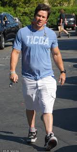 Mark Wahlberg S Six Billion Dollar Man Greenlighted For 2017 Release Mark Wahlberg Robert Michaels Handsome Actors