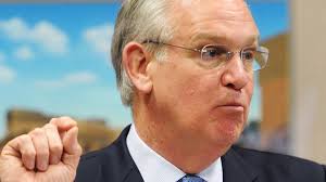 Nixon talks to Rock Bridge students about job opportunity, education