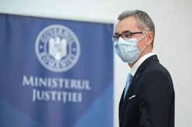 Ministrul justiţiei, tudorel toader, a declarat luni, la focşani, că ministerul a declanşat procedura de licitaţie pentru achiziţia de computere şi scanere performante, în vederea implementării dosarului electronic la. Ministrul JustiÅ£iei Despre Dosarul 10 August ExistÄƒ O DezamÄƒgire LegatÄƒ De Faptul CÄƒ S A Poticnit