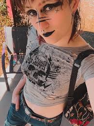 EVE Poe-Lewis (@evepoeofficial) • Instagram photos and videos