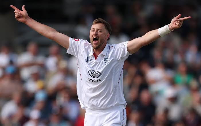 England consider handing Test debut to fast bowler against New Zealand - AOL