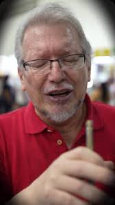 ✨ Poesía en la Casa de la Ingeniería ✨📖 En un encuentro donde la precisión  de la ingeniería se unió con la emoción de la poesía, la Ing. Mirna Avilés  Mis, presidenta