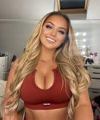 The Porn Plug on X: No words for the gorgeous @chloexonicole beautiful  face, those titties, gorgeous smiling she's trying to reach her goal by  Christmas so follow and subscribe to her! t.co8qubwVmI3w 