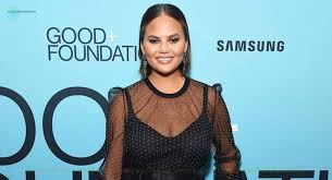 In 2010, she for the first time appeared in the annual sports illustrated swimsuit issue. Chrissy Teigen S Net Worth Modeling Dating Husband Children