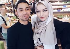 Hasil perkahwinan itu, mereka dikurniakan seorang anak lelaki yang kini berusia tiga tahun. Konflik Hafiz Hamidun Dan Joy Revfa Bukti Betapa Pentingnya Daftar Nikah Dan Cerai