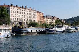De Saint Paul A Confluence Lyon En Vaporetto Lucky Sophie Blog Famille Voyage Visiter Lyon Voyage Lyon