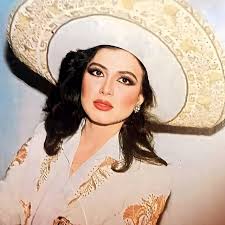 Beatriz Adriana | FELIZ CON MI HIJA Y SU NOVIO RYAN, RUMBO A CD. DE MEXICO  🇲🇽, DIOS LOS BENDIGA SIEMPRE BEATRIZ ADRIANA | Instagram