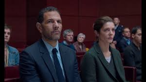 Résultat de recherche d'images pour "la fille au bracelet"