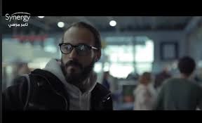 فاجأ الفنّان المصري يوسف الشريف جمهوره، بالإعلان عن مسلسل جديد من بطولته لموسم 2021، بعنوان كوفيد 25، وذلك بعدما كان حضوره مستبعداً على قائمة العروض الرمضانية المقبلة. Ø£Ø­Ø¯Ø§Ø« Ù…Ø³Ù„Ø³Ù„ ÙƒÙˆÙÙŠØ¯ 25 Ø§Ù„Ø­Ù„Ù‚Ø© 2 ÙŠØ§Ø³ÙŠÙ† ÙŠÙƒØªØ´Ù Ø£Ù† Ø§Ù„ÙÙŠØ±ÙˆØ³ Ø§Ù„Ø®Ø·ÙŠØ± ÙŠÙ†ØªÙ‚Ù„ Ù…Ù† Ø§Ù„Ø¹ÙŠÙ†ÙŠÙ† Ø¬Ø±ÙŠØ¯Ø© Ø§Ù„Ù…Ø§Ù„