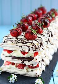 Strawberry And Chocolate Meringue Recipe Popular Recipes Of Food Blogs Meranguecake Chocolate Meringue Desserts Dessert Recipes