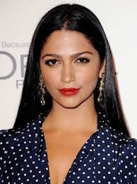 Black And White Outfit With Red Lipstick How To Wear Lipstick Brown Eyes Black Hair Beauty Wear Lipstick