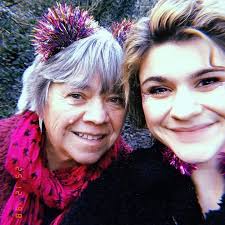 Hi all, I've been thinking about different Morris (Cotswold) traditions  lately and have a few questions for anyone who wants to answer: 1. What's  your favourite tradition(s) to dance? 2. What's your