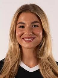 Sydney Crowe's Instagram, Twitter & Facebook