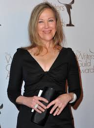 O'hara stars in the poptv comedy as the fashionable rose family matriarch. Catherine O Hara