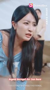 While concealing her identity as the world's top artist and the daughter of  Jaxon's wealthiest family, Kate Snow embarks