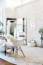 Find And Enjoy Ideas About White Brick Walls On Fomfest Com See More Ideas About White Bricks Brick Wall Living Room Brick Interior Wall Living Room White