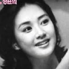 지금은 후덕해진 아줌마의 모습이지만 여전히 미모는. ì •ìœ¤í¬ ë‚¨íŽ¸ ì¡°ê·œì˜ íšŒìž¥ ì†Œìœ  ì•„íŒŒíŠ¸ ê²½ë§¤ë¡œ ë¬´ìŠ¨ ì¼