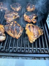 👀👀 that's that Mack's BBQ Sauce glaze, y'all.