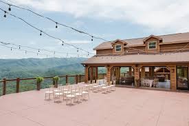 The Magnolia Pigeon Forge Tn Wedding And Events Venue Tennessee Wedding Venues Gatlinburg Weddings Smallest Wedding Venue