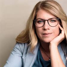 Vanessa Weber's Instagram, Twitter & Facebook