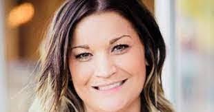 Kristin Gust's Instagram, Twitter & Facebook