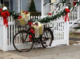 Old Bike Decorated For Christmas With Presents In Basket Outdoor Christmas Decorations Bike Decorations Outdoor Christmas