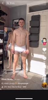 Elliott Brady – The Male Fappening