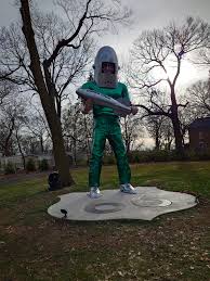 Gemini Giant Before (2023)