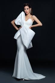 Nguyễn trần khánh vân (born 25 february 1994) is a vietnamese model, actress, and beauty pageant titleholder who was crowned miss universe vietnam 2019. Khanh Van Launches Photo Collection Ahead Of Miss Universe 2020 Vietnamnet