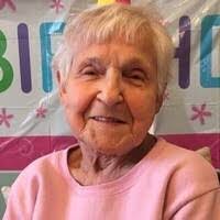 Lorraine Newton's Instagram, Twitter & Facebook