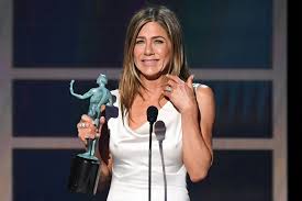 She was the evening's first presenter. Jennifer Aniston Gives Surprise Shoutout To Adam Sandler In First Sag Awards Win Since Friends Ew Com