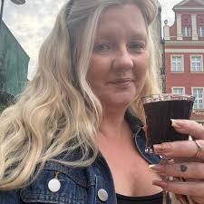 Are there any farriers that travel to the islands