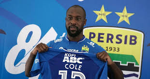 Ezra walian siap tampil hadapi persikabo 1973. Carlton Cole Persib Bandung Fans And Players Deserve Better Football Tribe Asia