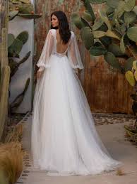 Kleider aus den kollektionen von white one by pronovias, diane legrand, demetrios werden sie zu einer zauberhaften und unvergesslichen braut machen. Pronovias Brautkleid Woodward Im Boho Vintage Stil Collection 2021