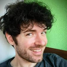 It's been a while, so I thought it's time for a snapshot. 😃 Don't forget  to listen to my music, so click the link in my Instagram-Bio. #snapshot  #singersongwriter #gaymusician #composer #picoftheday #