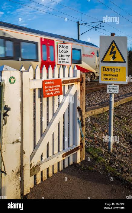 Level crossing gate hi-res stock photography and images - Alamy