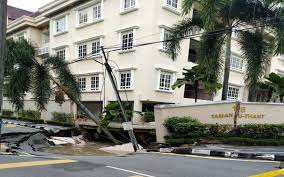 It is an upscale residential enclave that has a few embassies and foreign ambassadors' residences. Bernama Two Sinkholes Within Two Hours In Jalan Taman U Thant