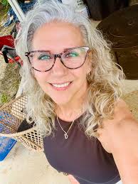 Is there a group 55+ singles that cruise together from Montreal?