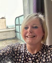 adele moore (@adele160167)