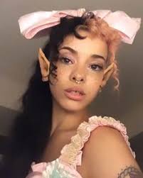 For her second fragrance, shirin david — created by shirin, she cooperated with douglas. 900 Favs Ideas In 2021 Celebrities Celebs Skii Mask