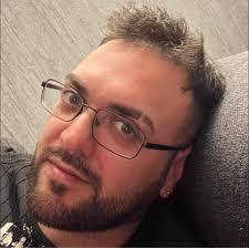 Facel Große (@facel.mahmood) • Facebook