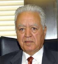 1976 yılında eğirdir lisesinden mezun olduktan sonra aynı yıl ege üniversitesi. Huseyin Avni Cos Kimdir Biyografi Net Tr