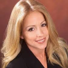 Stephanie Wedge's Instagram, Twitter & Facebook