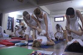 All courses are based on the original manuals of hatha yoga pradipika and the yoga sutras of patanjali. Patanjali International Yoga Foundation Rishikesh Rishikesh Info Reviews Schedule And Price Topyogis