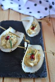 Le alici sono pesci che rientrano nella più ampia categoria del pesce azzurro, così come le altrettanto note sarde e sgombri, ma vi sono. Antipasto Con Crema D Alici E Rapa Nera Come Cucinare La Rapa Nera La Pagina Del Goloso
