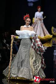Facebook oficial de jose raposo, diseñador de ropa y complementos. Jose Raposo La Amapola Simof 2016 Noveles Moda Flamenca Flamenco Moda Moda Moda Flamenca Vestidos Victorianos
